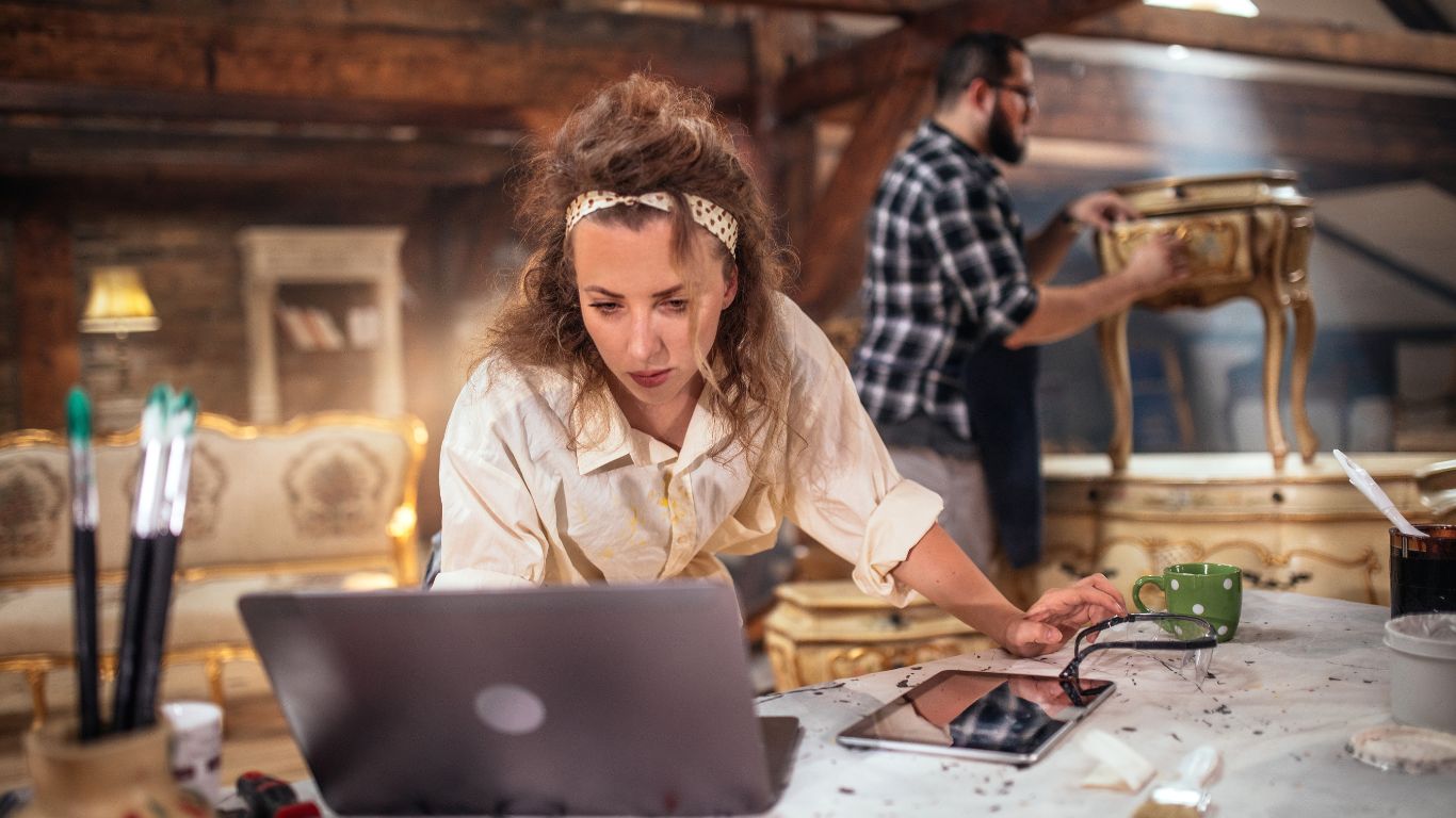 How to Identify Furniture Manufacturer